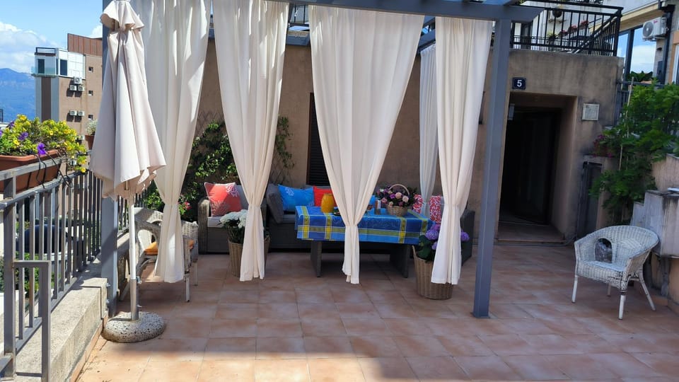 Patio, Balcony/Terrace