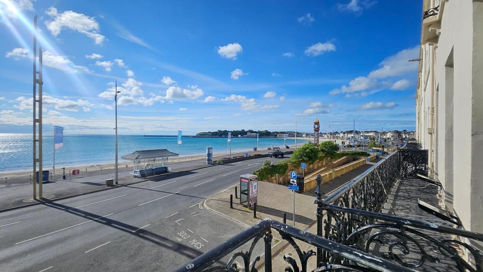 Nearby landmark, Day, Natural landscape, Beach, City view, Sea view, Street view, Location