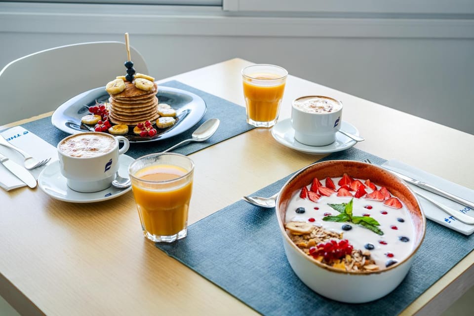 Restaurant/places to eat, Meals, Breakfast