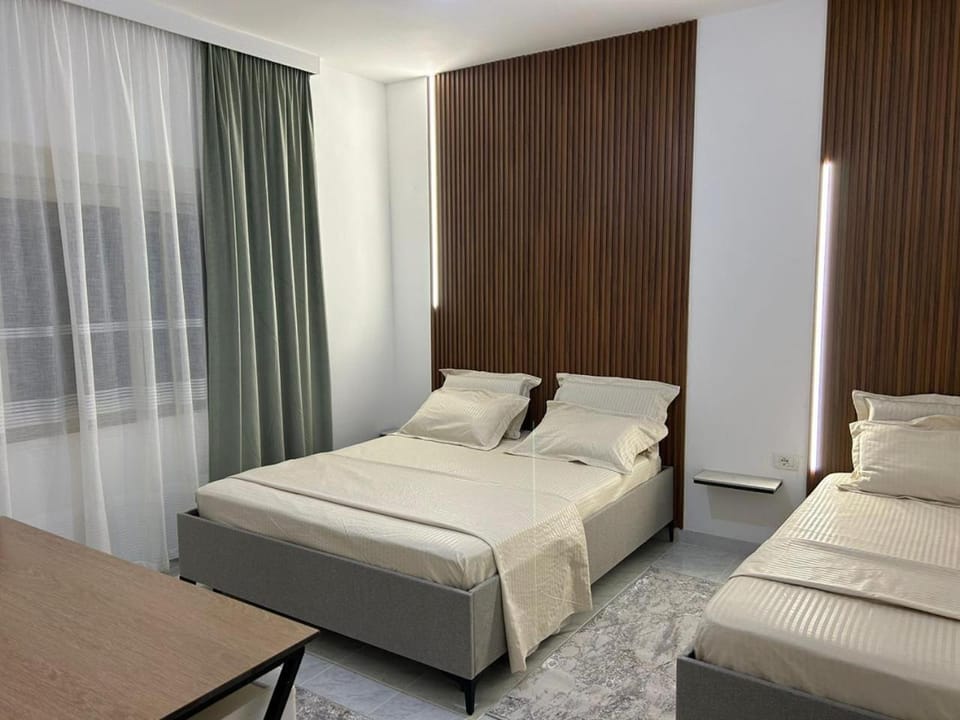 Bed, Photo of the whole room, Seating area, Bedroom