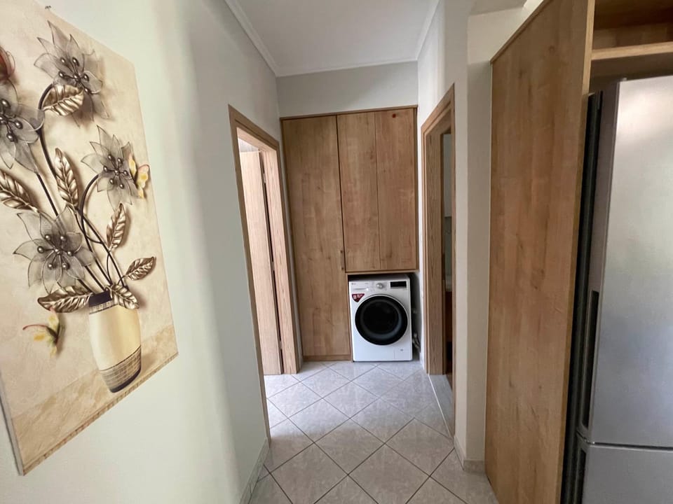 wardrobe, washing machine