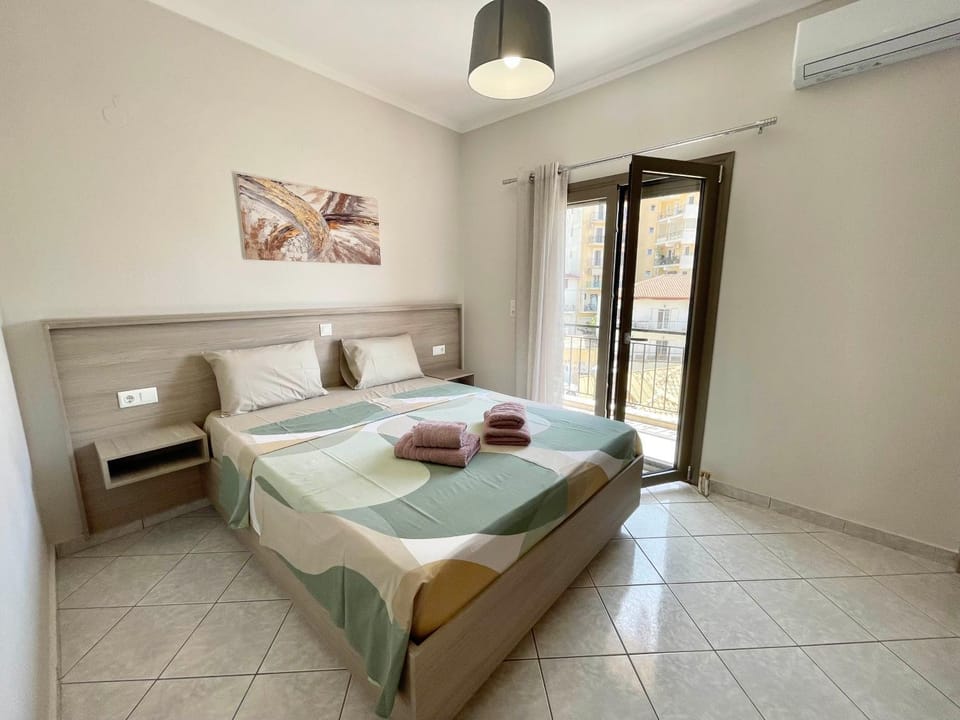 Bed, Photo of the whole room, Bedroom, air conditioner
