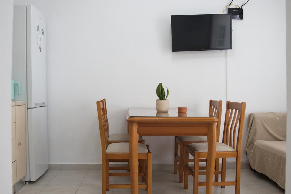 TV and multimedia, Living room, Dining area