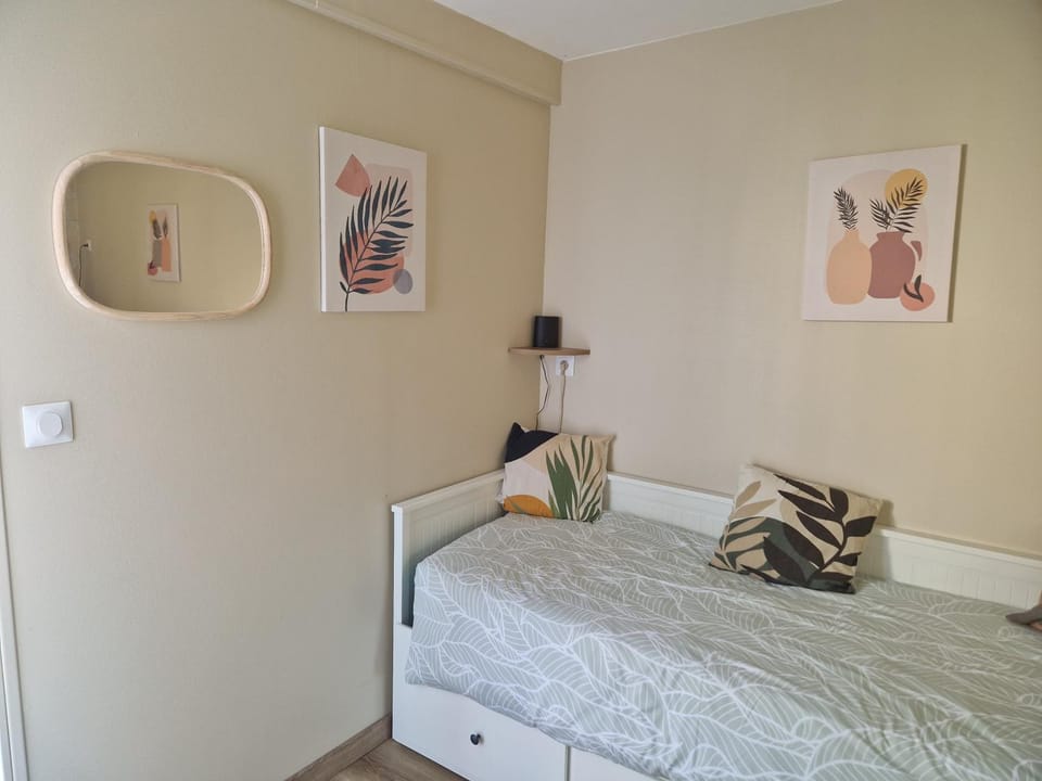 studio rénové à Conches Apartment in Normandy