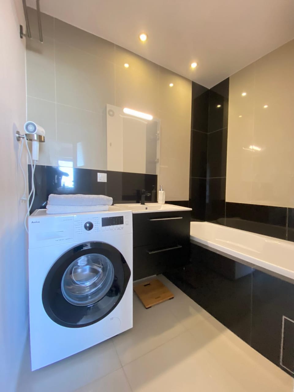 Bathroom, washing machine