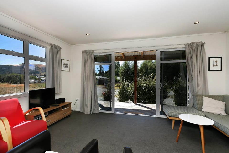 TV and multimedia, Seating area, Evening entertainment