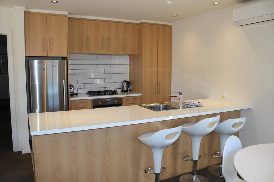 oven, storage, kitchen
