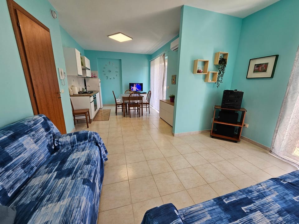 Communal lounge/ TV room, Living room, Evening entertainment