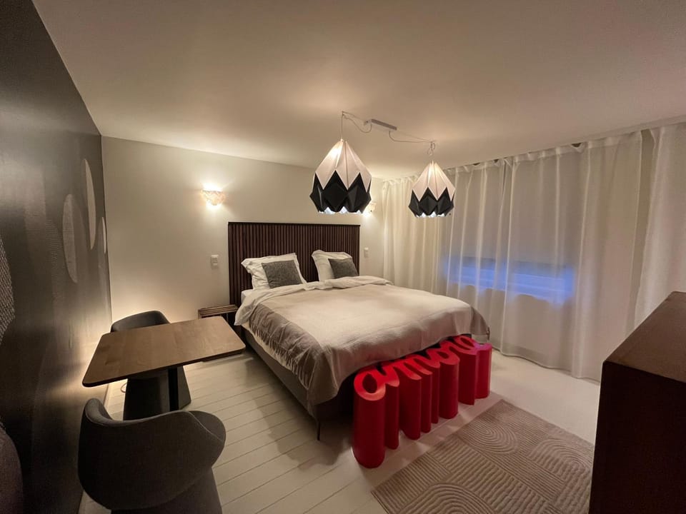 Photo of the whole room