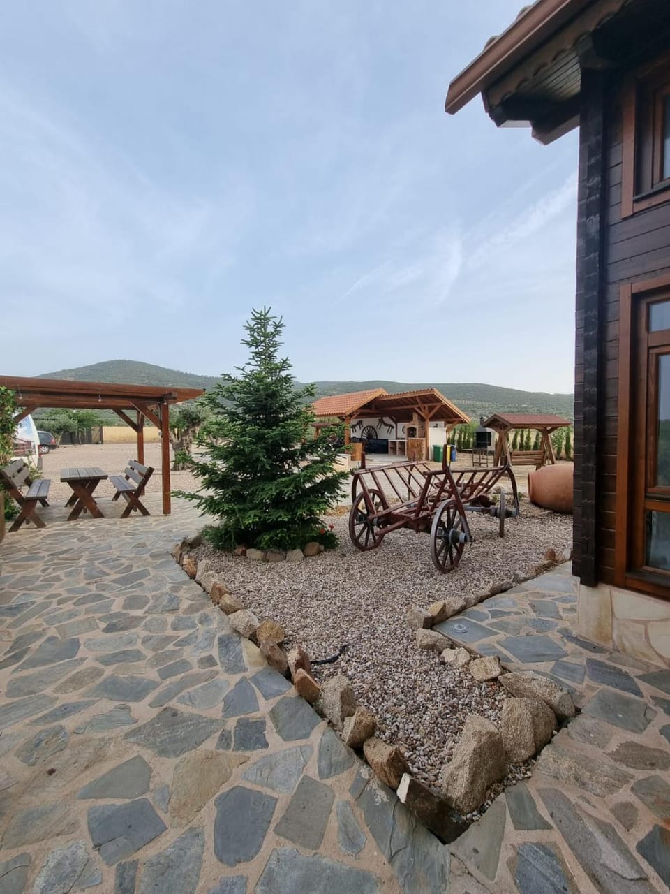 Nearby landmark, Off site, Natural landscape, Balcony/Terrace, Garden view, Mountain view
