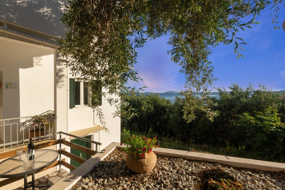 Lemon Tree House Apartment in Corfu, Greece