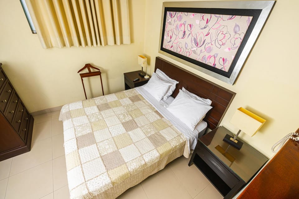 Bed, Photo of the whole room, Bedroom, hair dresser