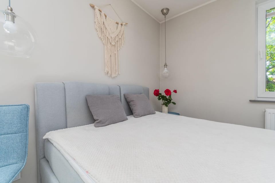 Bed, Living room, Photo of the whole room, Seating area, Bedroom