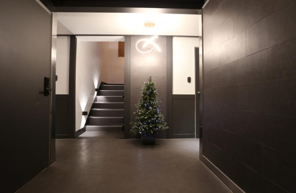 신림 유호텔 Seoul Sillim U Hotel - 고양이와 보드게임이 있는 힐링 숙소 Hostel in Seoul
