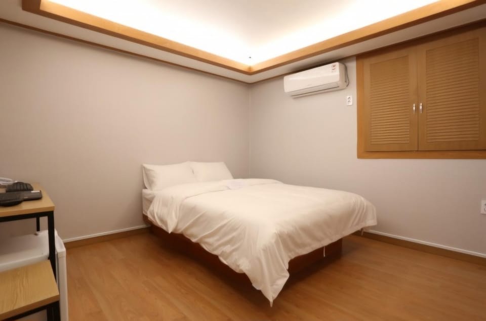 신림 유호텔 Seoul Sillim U Hotel - 고양이와 보드게임이 있는 힐링 숙소 Hostel in Seoul