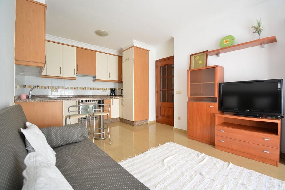 Communal lounge/ TV room, Kitchen or kitchenette