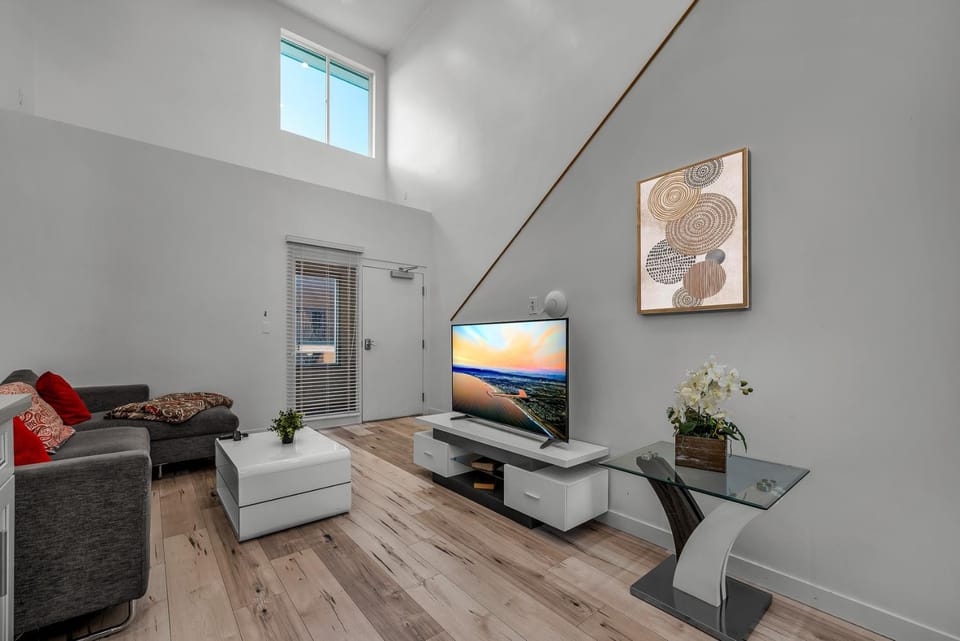 TV and multimedia, Living room, Seating area