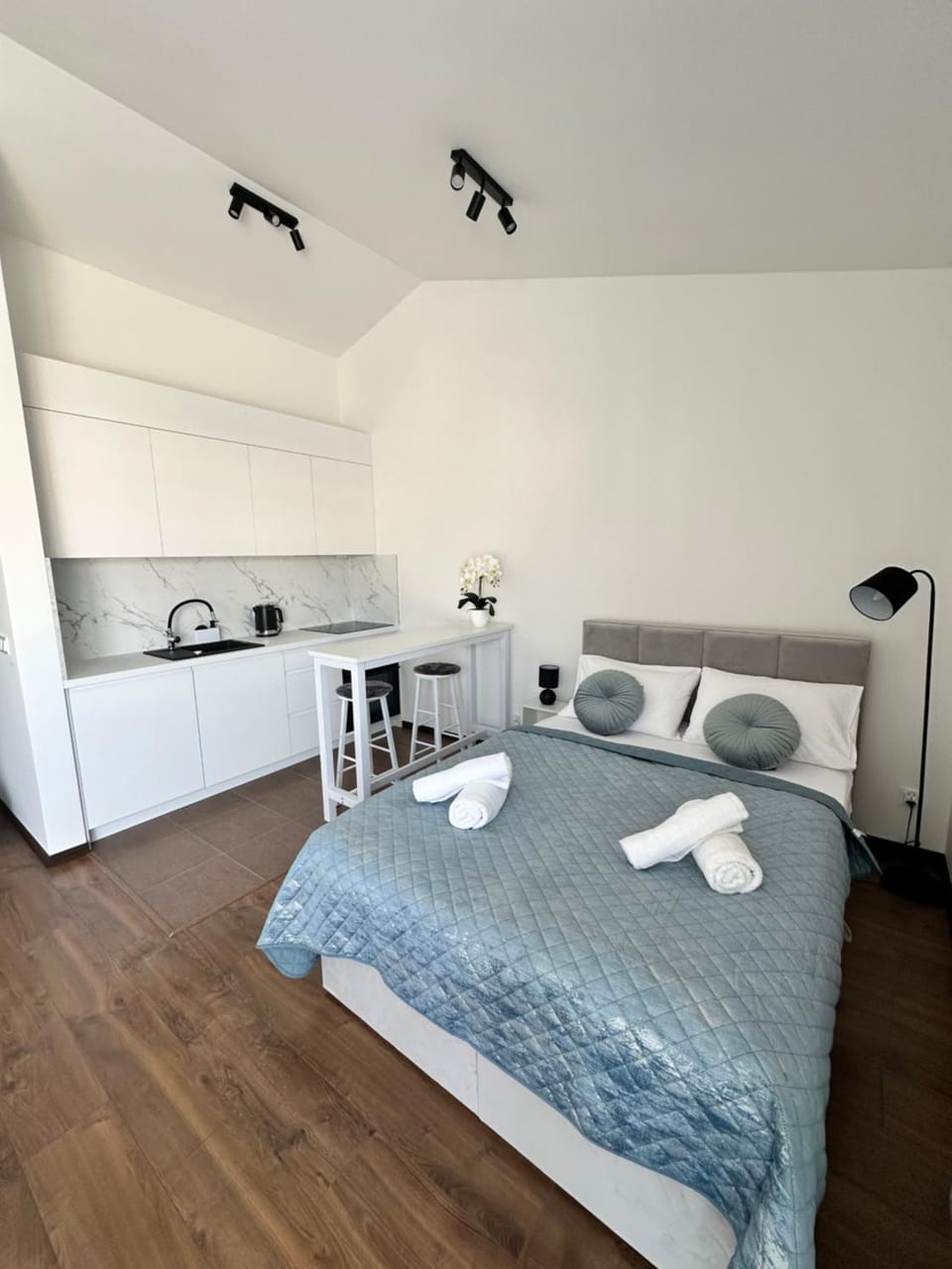 Kitchen or kitchenette, Photo of the whole room, Bedroom, towels