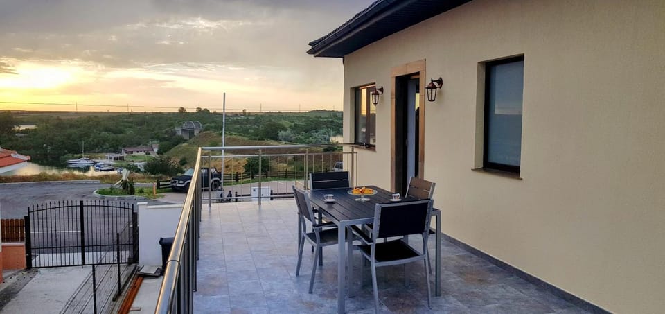 View (from property/room), Balcony/Terrace, Balcony/Terrace, Seating area