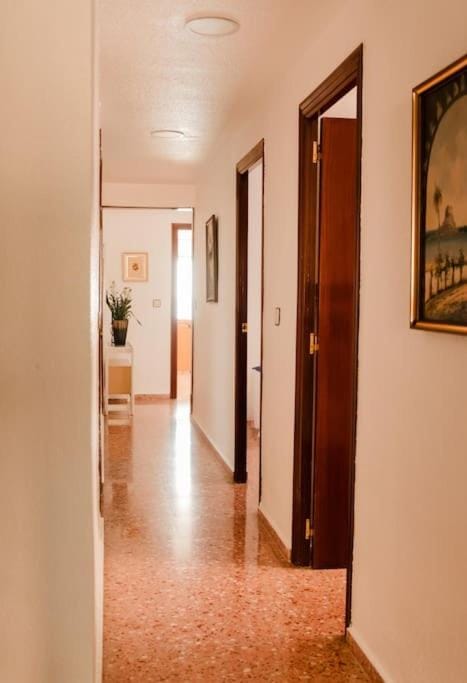 Amplio apartamento en 1ª línea de playa -Free Wifi Apartment in Villajoyosa