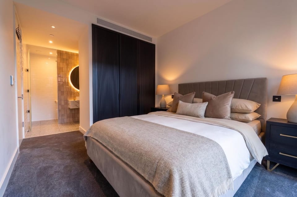 Bed, Photo of the whole room, Bedroom, wardrobe
