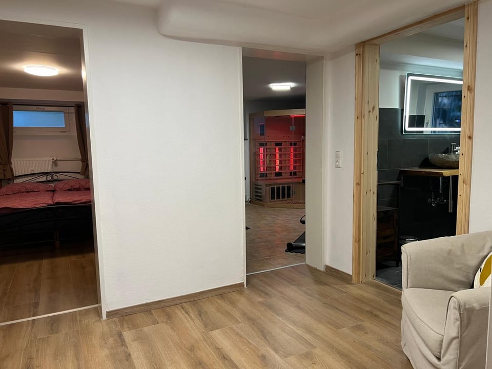 Bathroom, Fitness centre/facilities, Bedroom