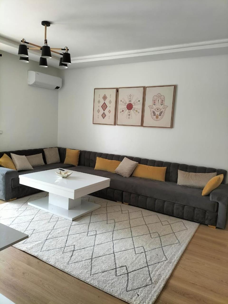 Living room, Seating area