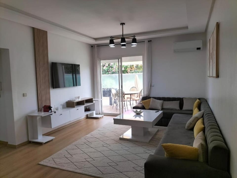 Communal lounge/ TV room, TV and multimedia, Living room, Seating area