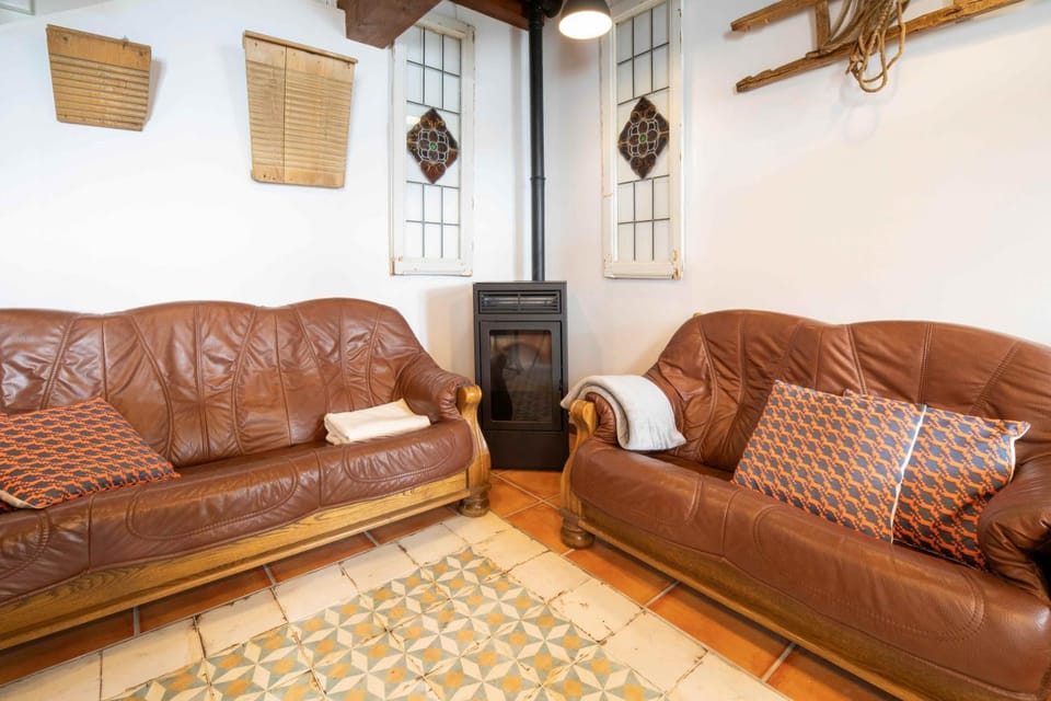 Living room, Seating area, fireplace