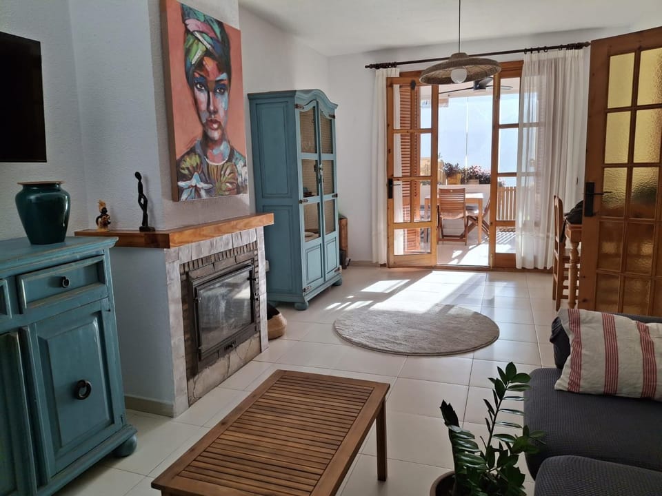 TV and multimedia, Living room, Photo of the whole room, Seating area