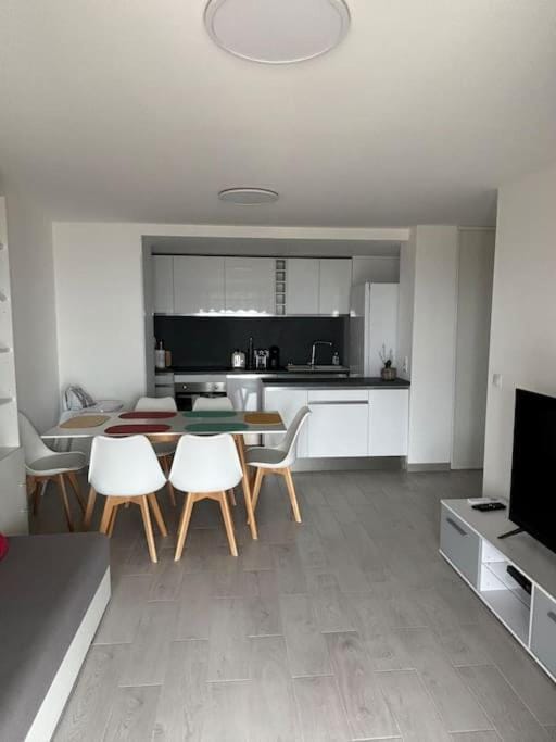 Appartement tout confort & Parking Apartment in Avenue du Carnier