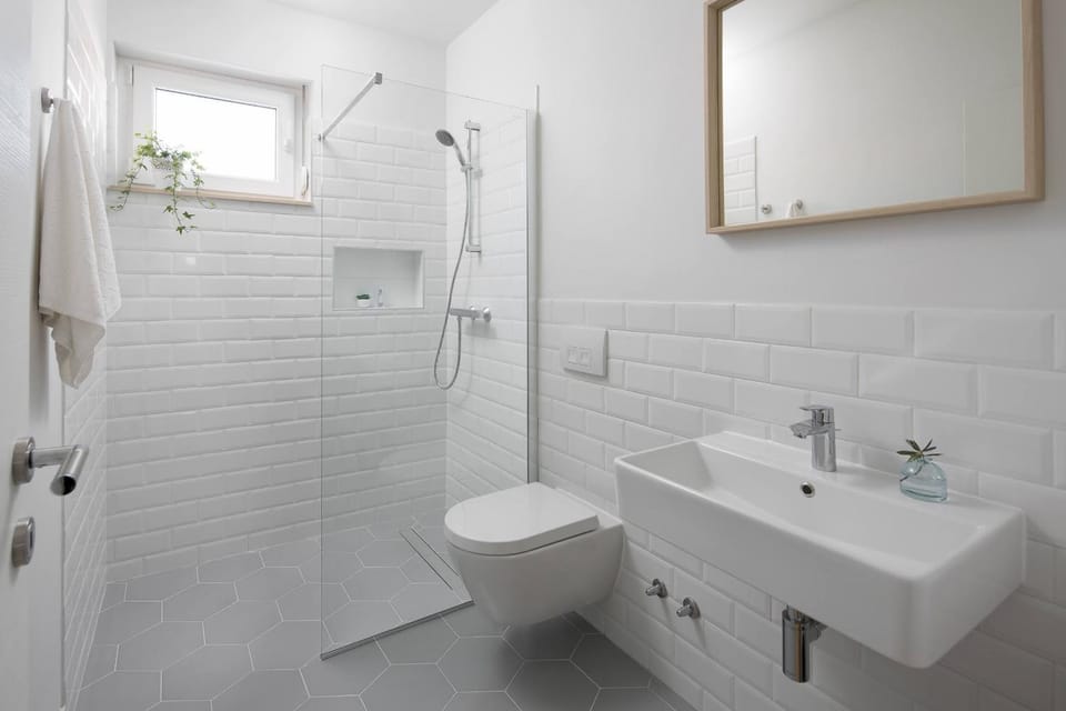 Shower, Bathroom, towels