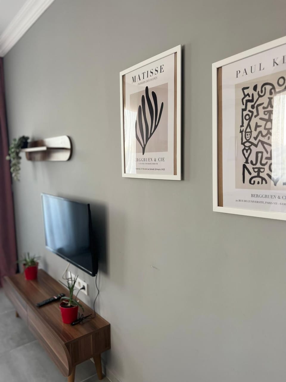 TV and multimedia, Decorative detail