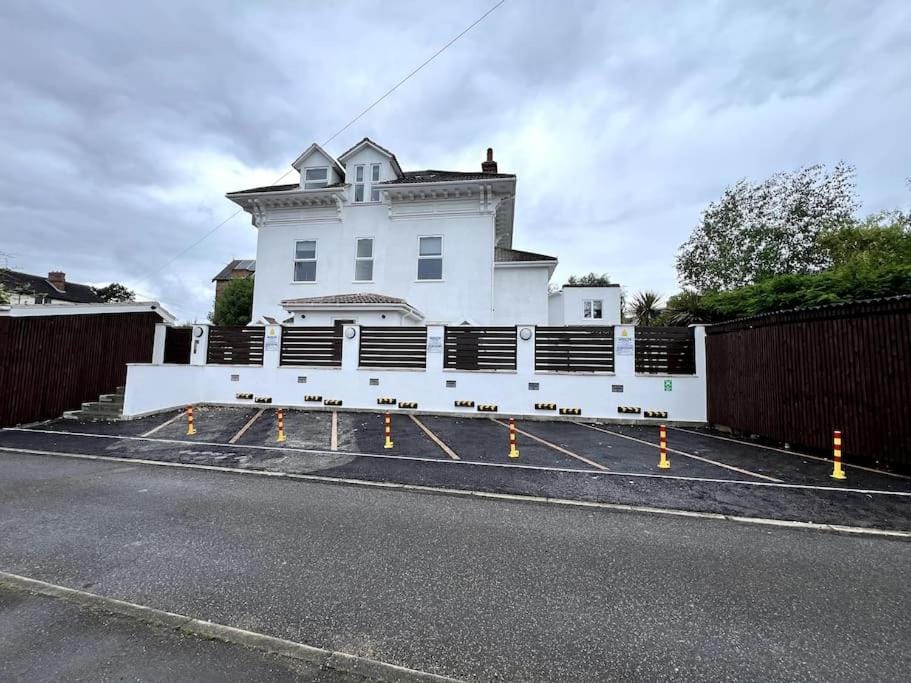 Property building, Day, Parking