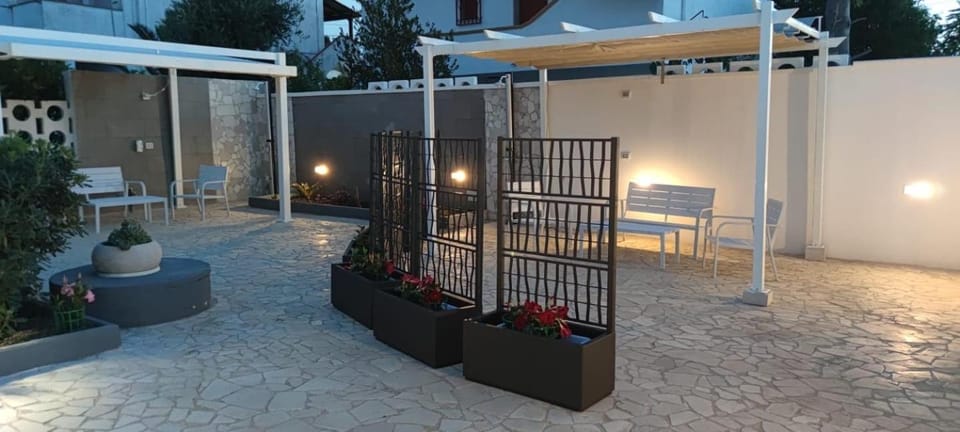 Property building, Patio, Garden, View (from property/room), Balcony/Terrace, Garden view