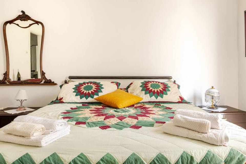 Bed, Photo of the whole room, Bedroom, towels