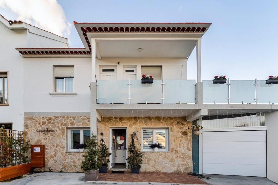 O Lar de Laura Casa familiar para escapada tranquila con piscina y sala de juegos cerca de Vigo House in Vigo