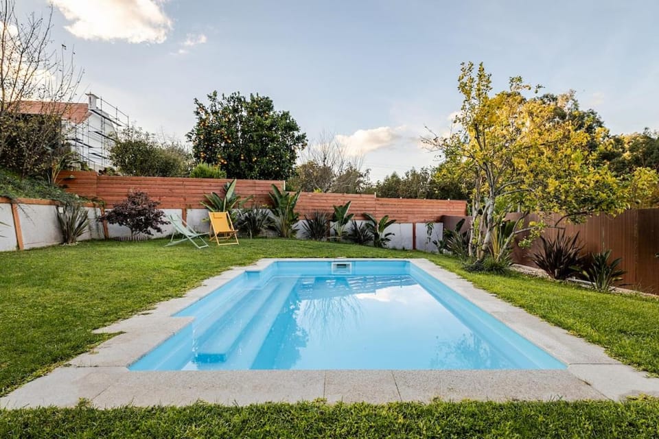 Garden view, Pool view, Swimming pool, sunbed