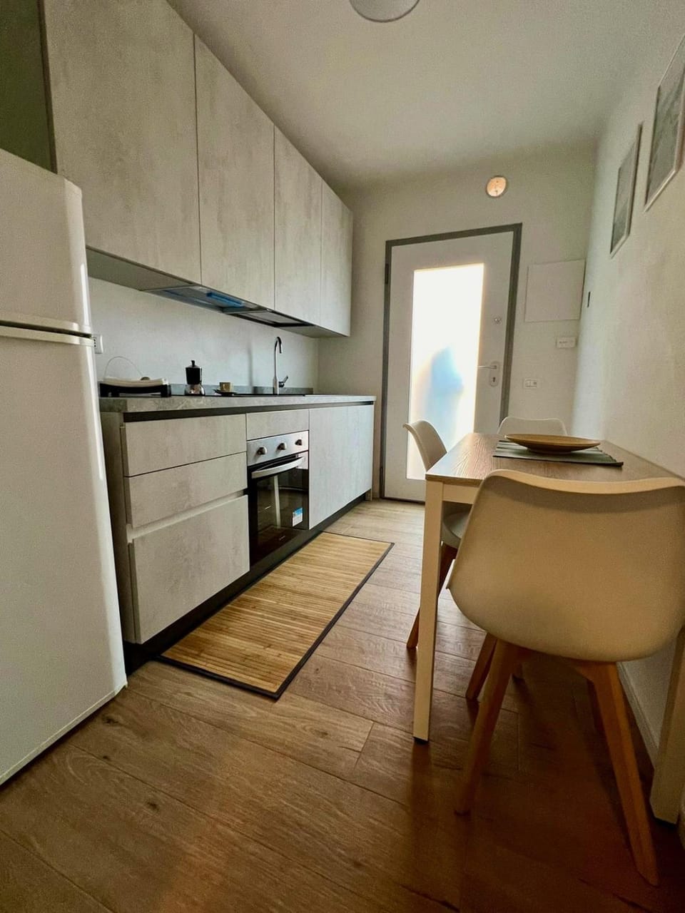 Kitchen or kitchenette, Living room, kitchen