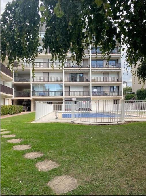 Appartement Trouville Duplex piscine chauffée Apartment in Deauville