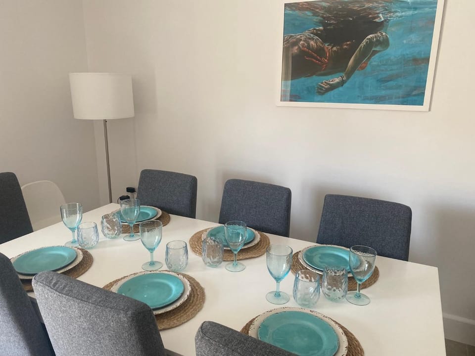 Restaurant/places to eat, Winter, Coffee/tea facilities, Kitchen or kitchenette, Living room, Spa and wellness centre/facilities, Seating area, Dining area, Evening entertainment, Evening entertainment, Street view, Street view, Entertainment, Entertainment, children, currency exchange, internet, internet, internet, oven, stove, kitchen