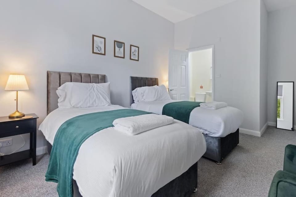 Modern Apartment King with Free Parking Suite 6 Apartment in Nottingham