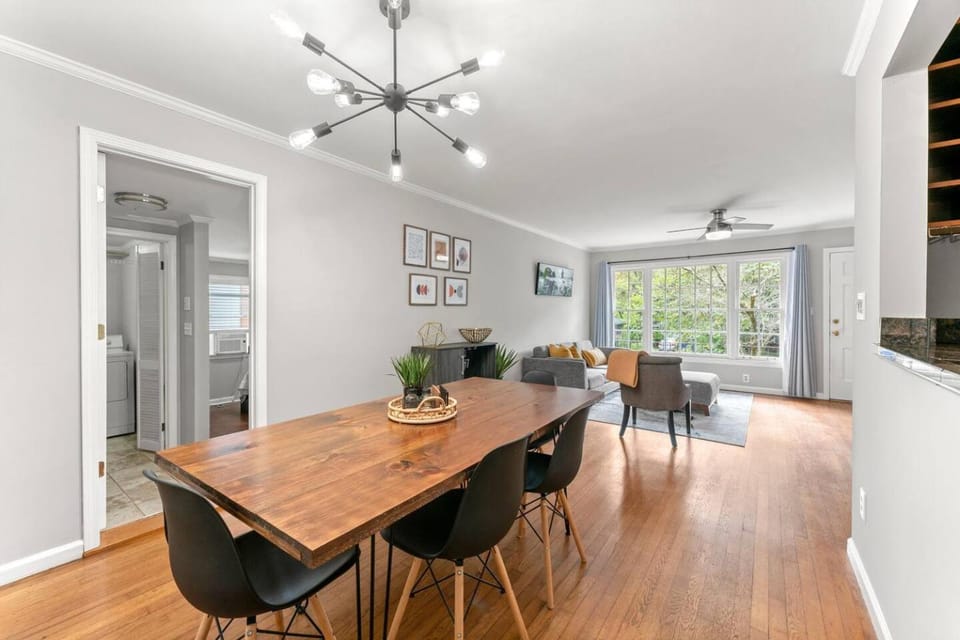 Kitchen or kitchenette, Living room, Photo of the whole room, Seating area, Dining area