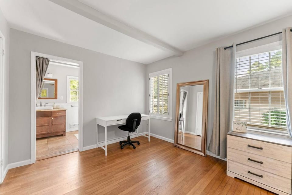 Picture-Perfect Charmer in North Decatur House in North Decatur