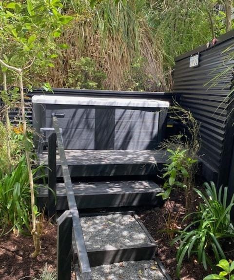 Superb Studio Retreat with Private Secluded Spa, plus Pool & BBQ access House in Whanganui