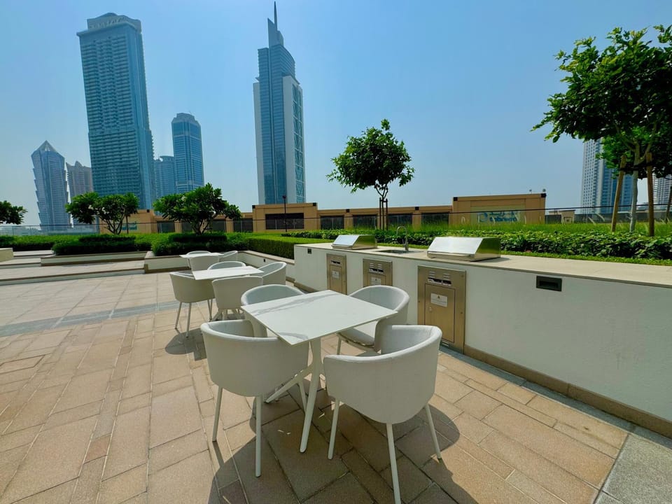 Patio, Activities, BBQ facilities, Seating area, City view, Location