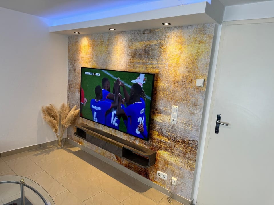 Communal lounge/ TV room, TV and multimedia, Evening entertainment
