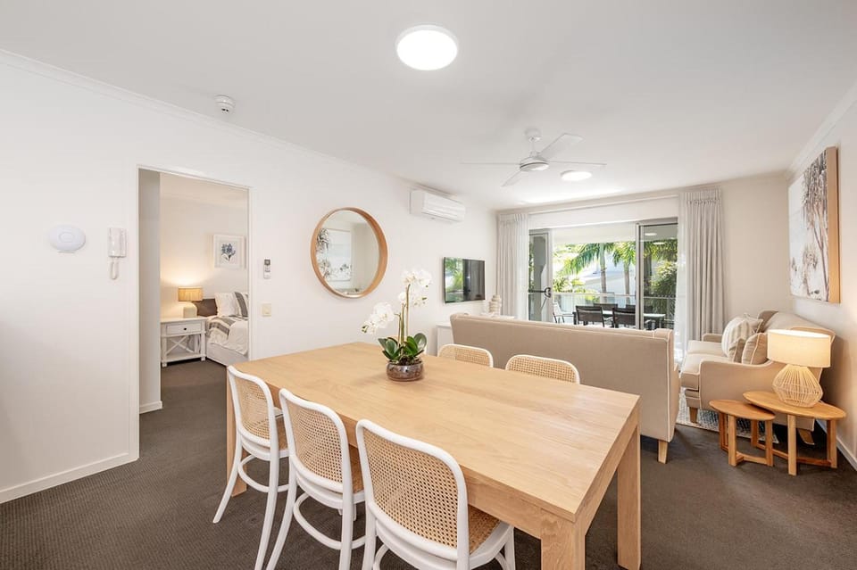 TV and multimedia, Dining area