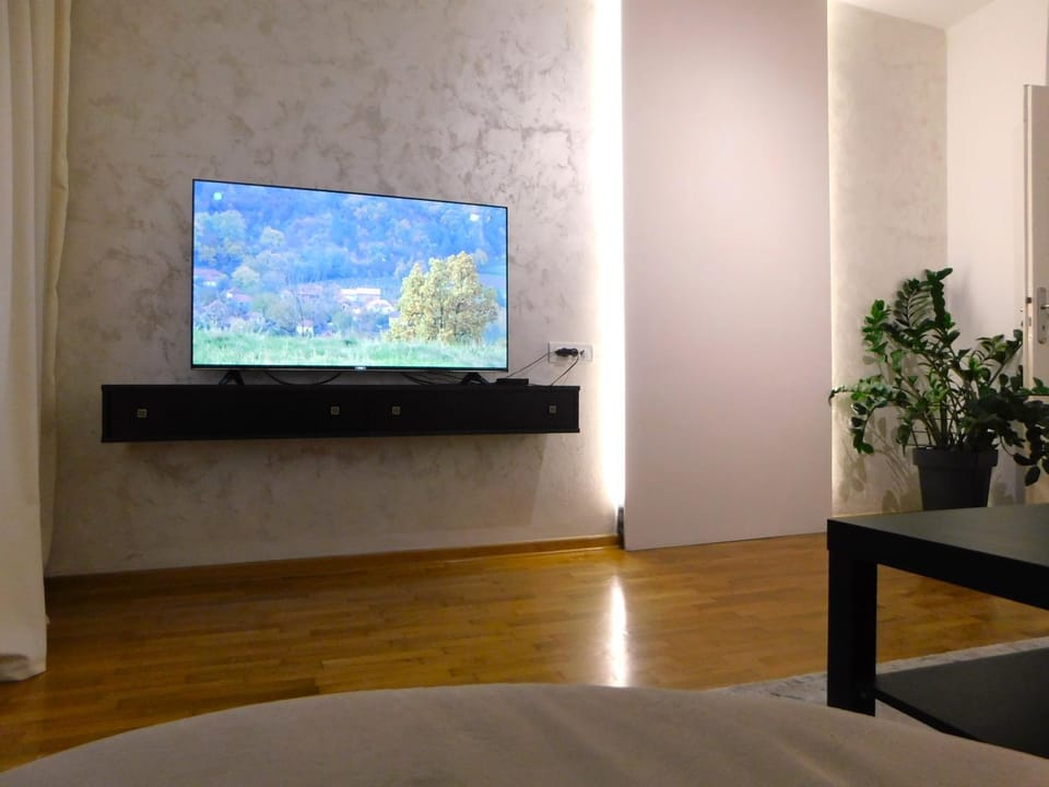 Communal lounge/ TV room, TV and multimedia, Living room