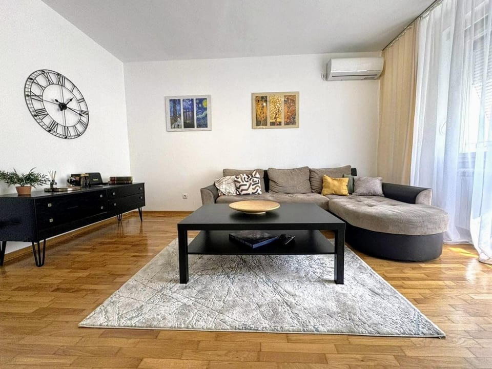 Living room, air conditioner
